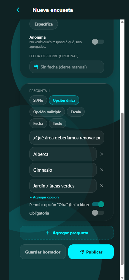 Constructor de encuesta: título, audiencia, anónima, fecha de cierre y editor de preguntas con opciones